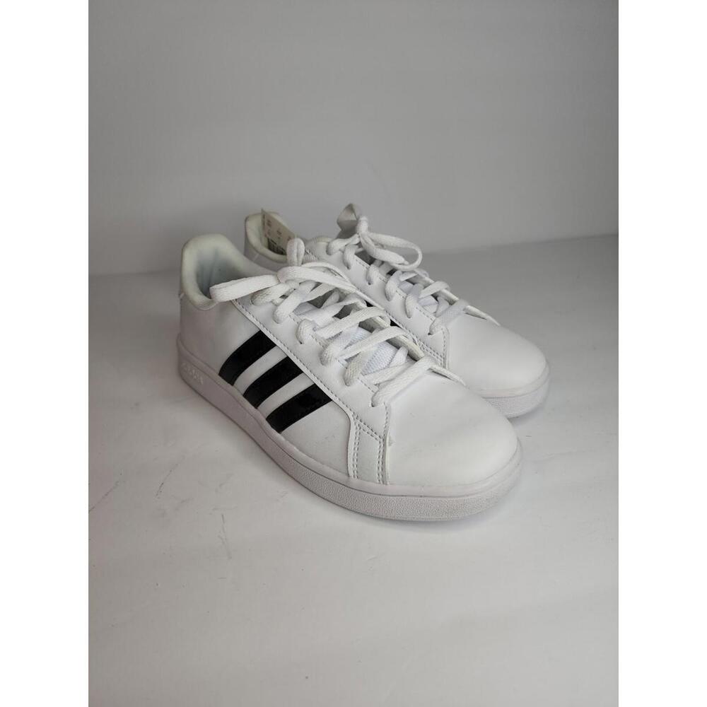 adidas Unisex-Child Grand Court Tennis Shoe - 1.5